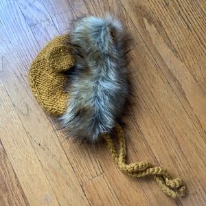 Lion The Blueberry Hill hat.